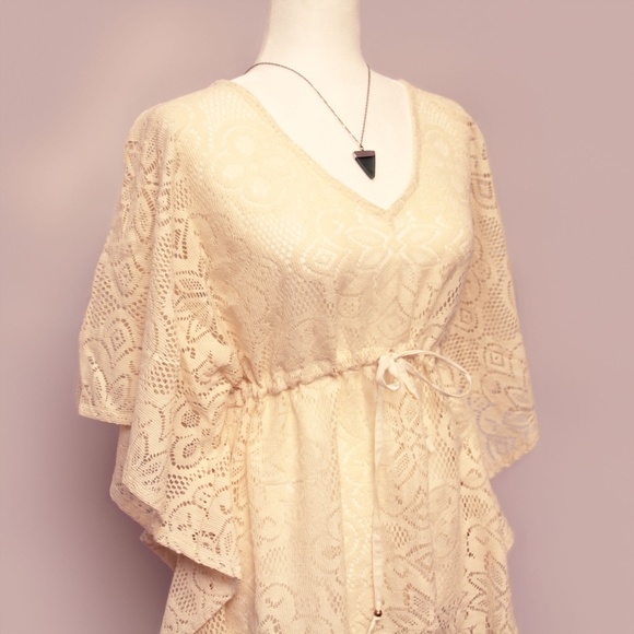 BLONDE VAGABOND | Lacy Boho Beach Cover - Picture 4 of 5